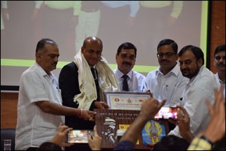 Dr. Vikram Chauhan (MD-Ayurveda) is Awarded with Punjab State Dhanvantri Award on National Ayurveda cum Dhanvantri Day, 2019